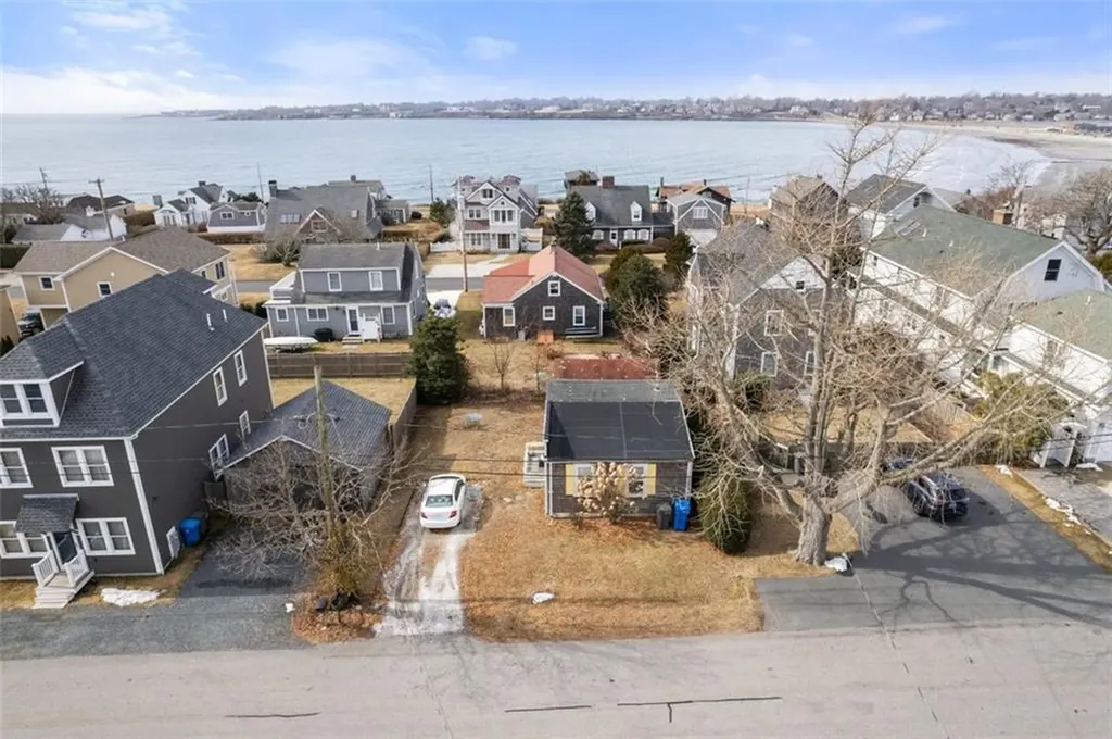 43 Crest Street Middletown RI 02842