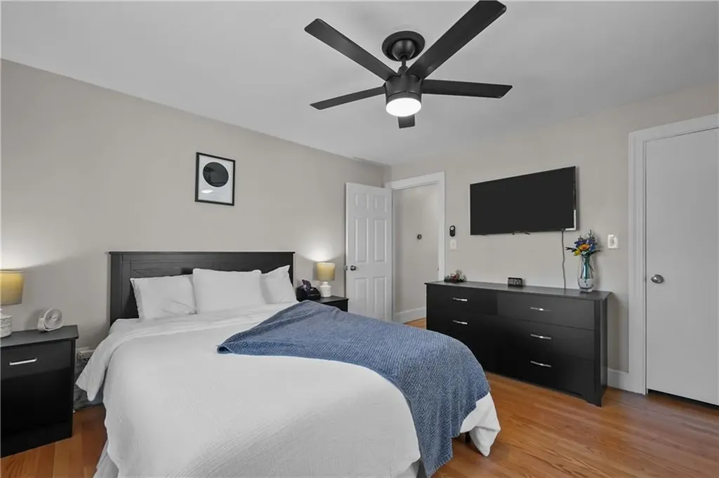 32 Queen Street Cranston RI 02920