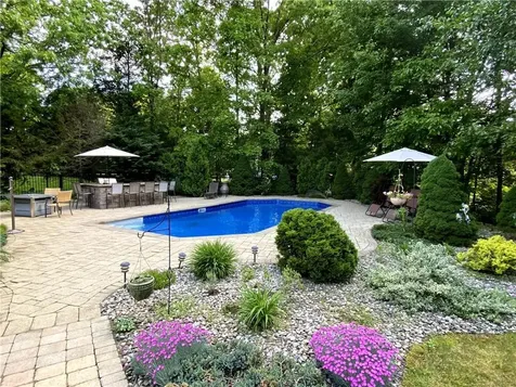 40 Cassandra Lane North Kingstown RI 02852