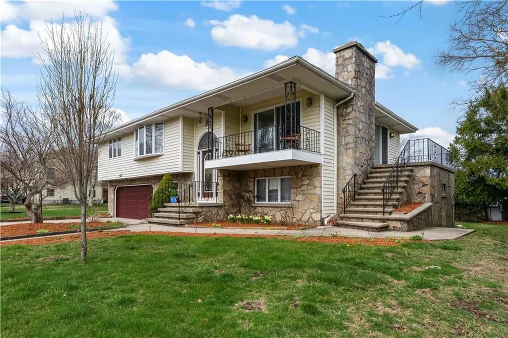10 Stuart Street Warren RI 02885