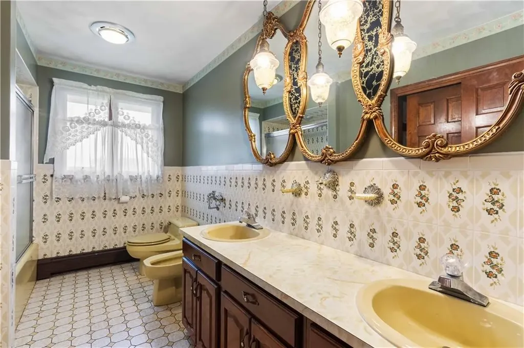 10 Stuart Street Warren RI 02885