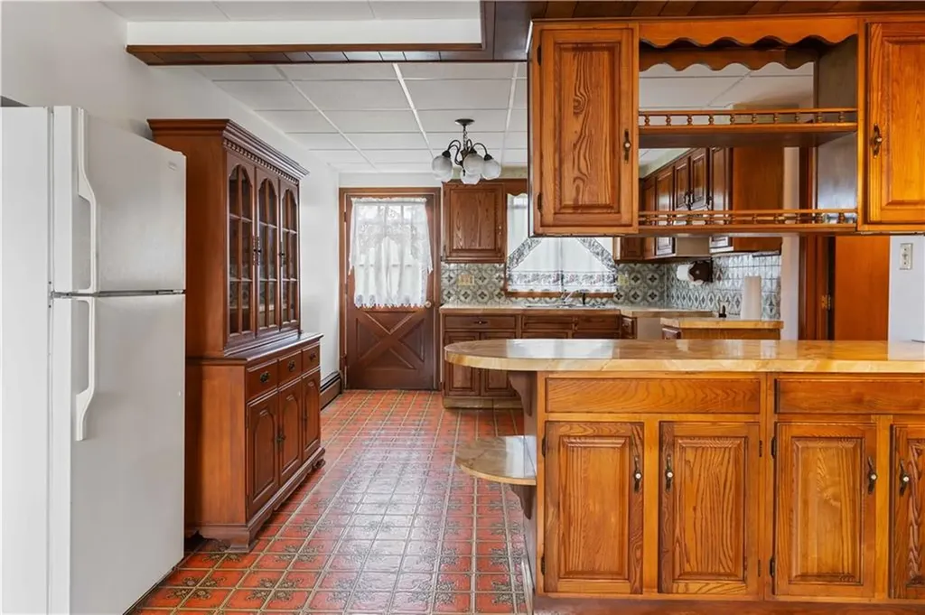 10 Stuart Street Warren RI 02885