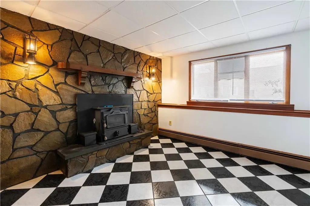 10 Stuart Street Warren RI 02885