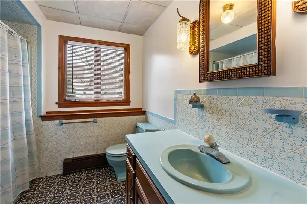 10 Stuart Street Warren RI 02885