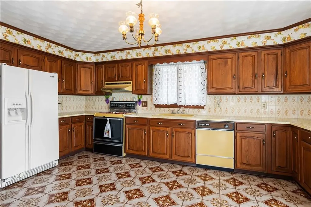 10 Stuart Street Warren RI 02885