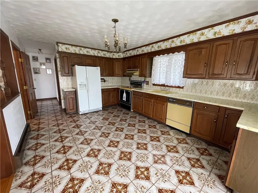 10 Stuart Street Warren RI 02885