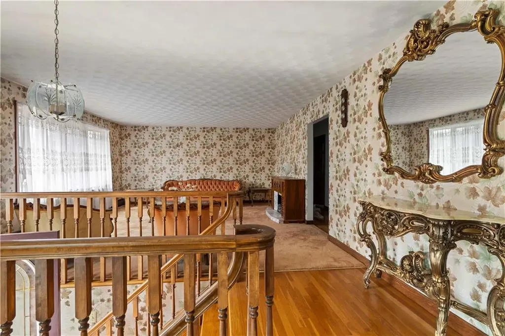 10 Stuart Street Warren RI 02885