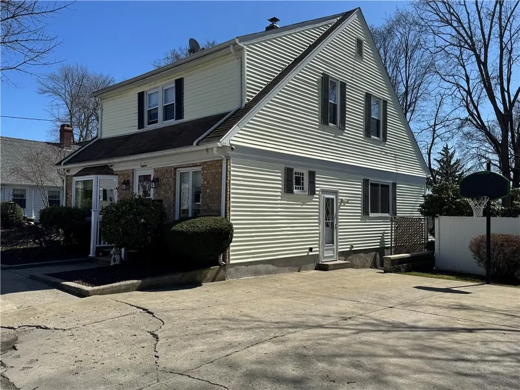 18 South Street Cranston RI 02920