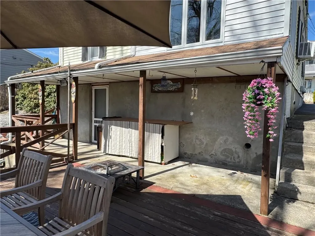 18 South Street Cranston RI 02920
