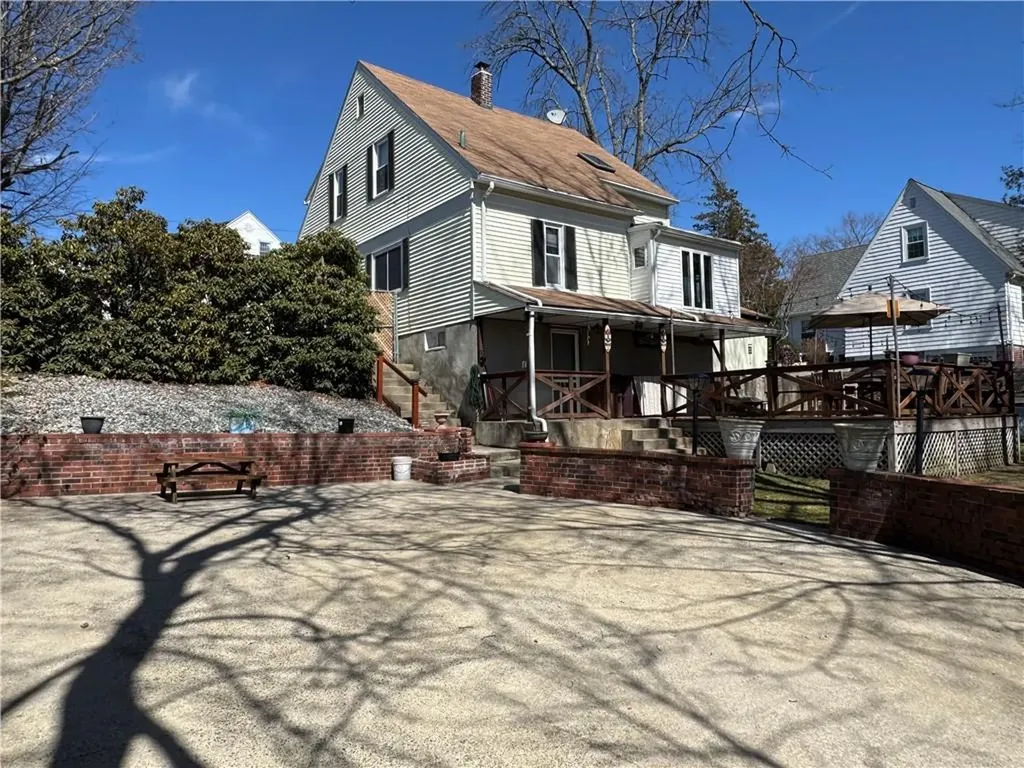 18 South Street Cranston RI 02920