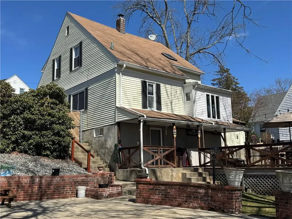 18 South Street Cranston RI 02920