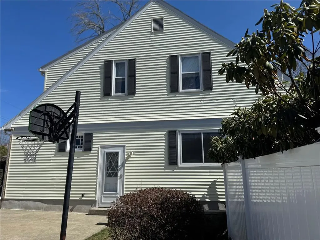 18 South Street Cranston RI 02920