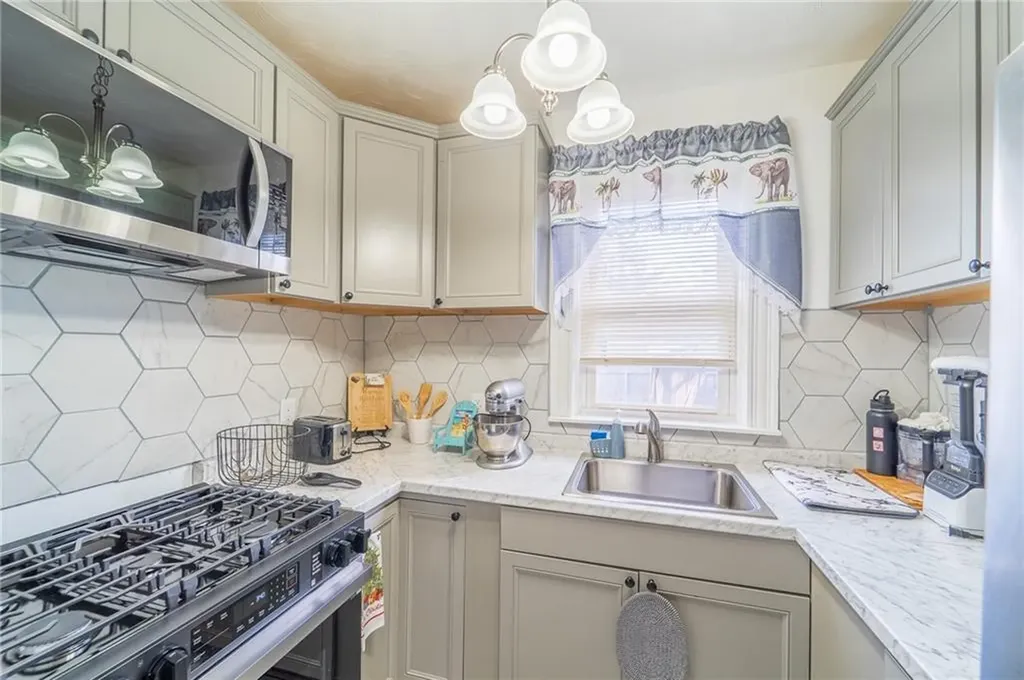 270 Indiana Avenue Providence RI 02905