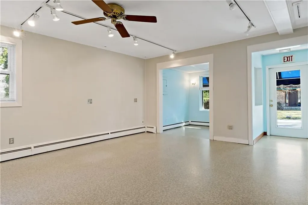 382 Woodruff Avenue South Kingstown RI 02879