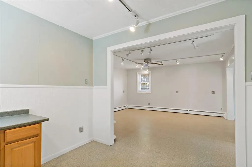 382 Woodruff Avenue South Kingstown RI 02879