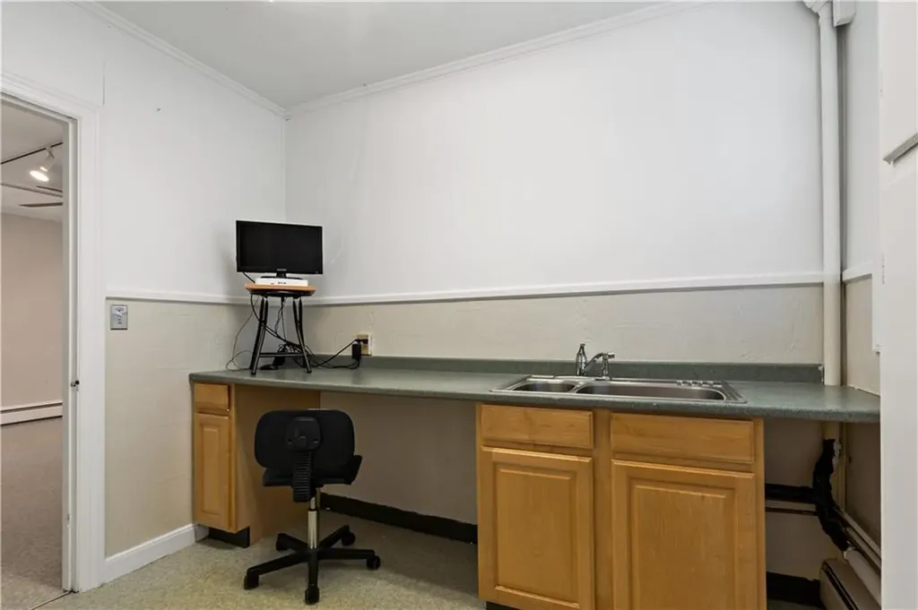 382 Woodruff Avenue South Kingstown RI 02879