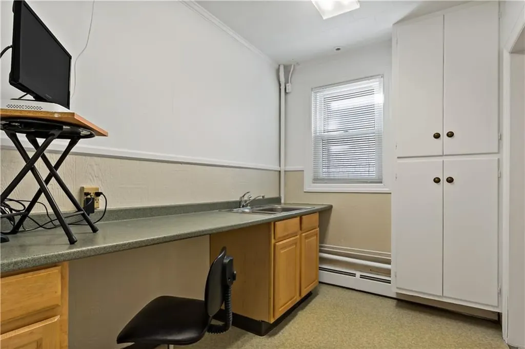 382 Woodruff Avenue South Kingstown RI 02879