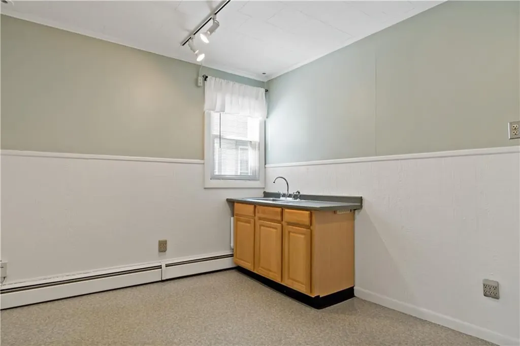 382 Woodruff Avenue South Kingstown RI 02879