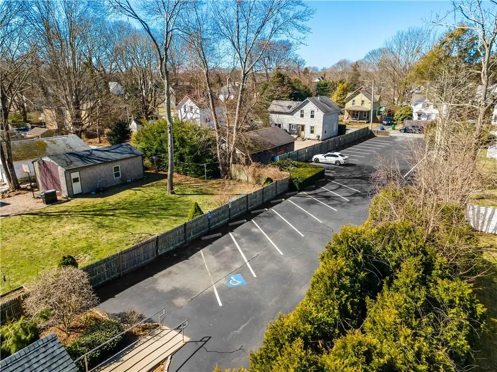382 Woodruff Avenue South Kingstown RI 02879