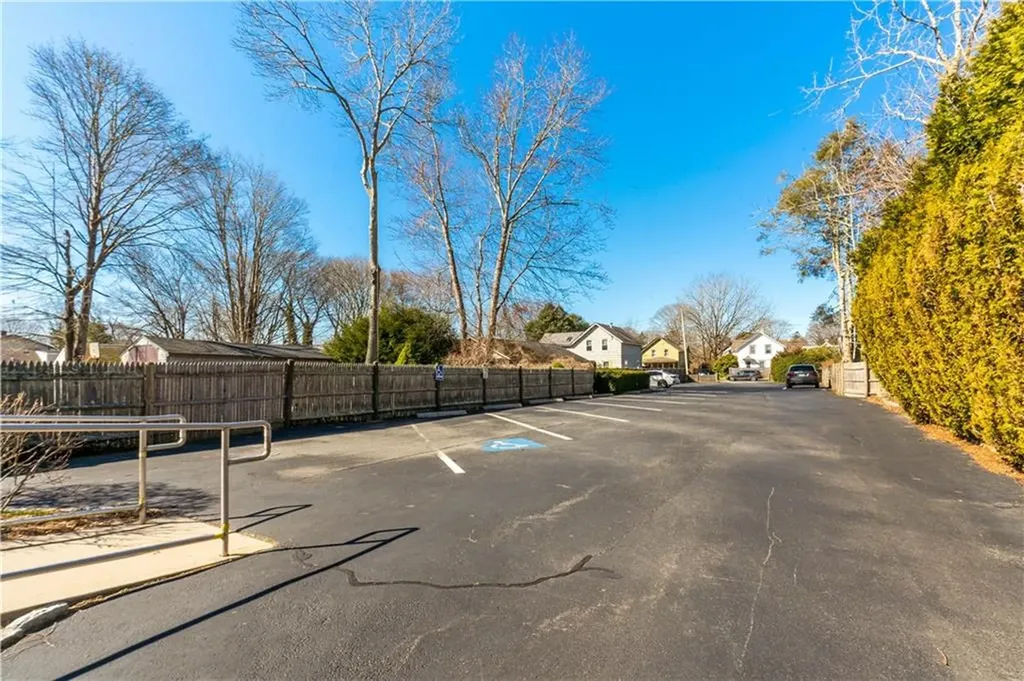 382 Woodruff Avenue South Kingstown RI 02879