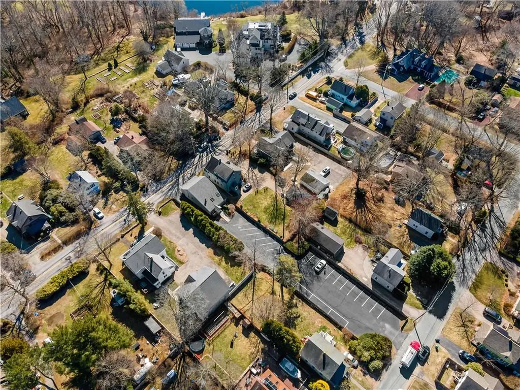 382 Woodruff Avenue South Kingstown RI 02879