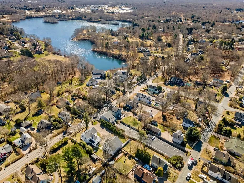 382 Woodruff Avenue South Kingstown RI 02879