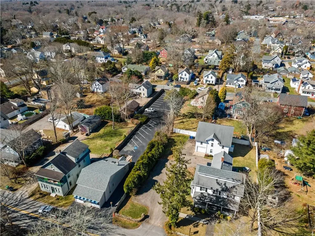 382 Woodruff Avenue South Kingstown RI 02879