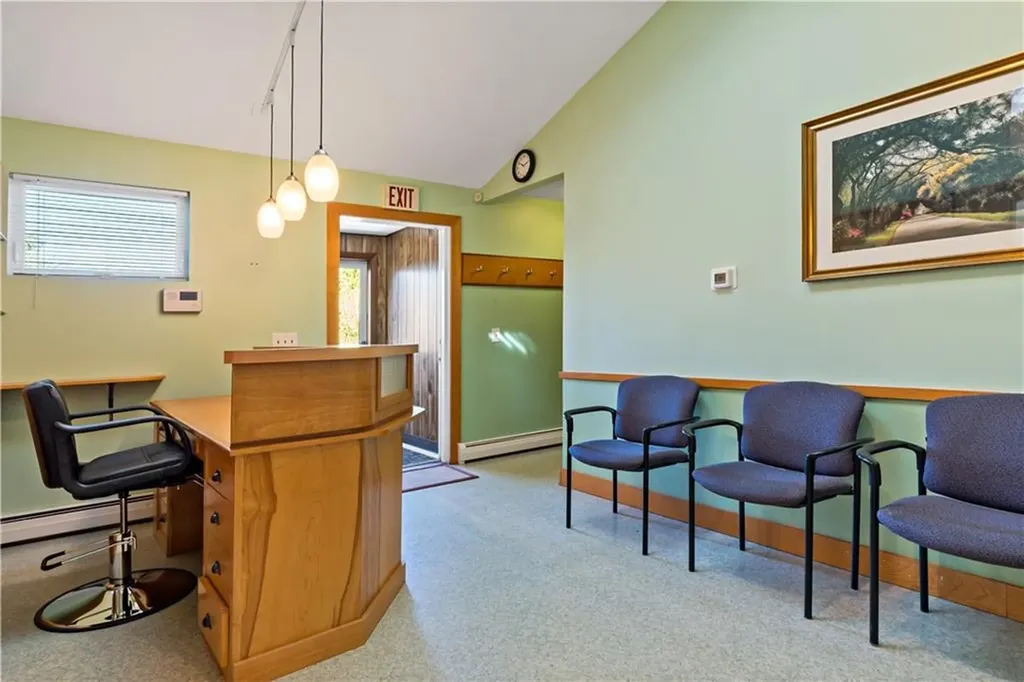 382 Woodruff Avenue South Kingstown RI 02879