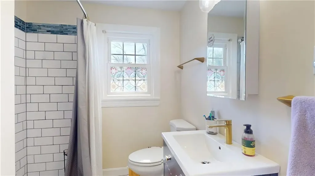8 Penston Avenue Westerly RI 02891