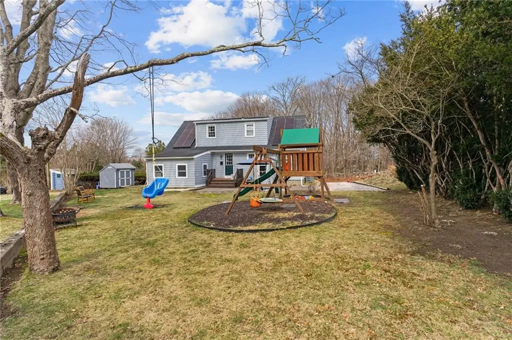 8 Penston Avenue Westerly RI 02891