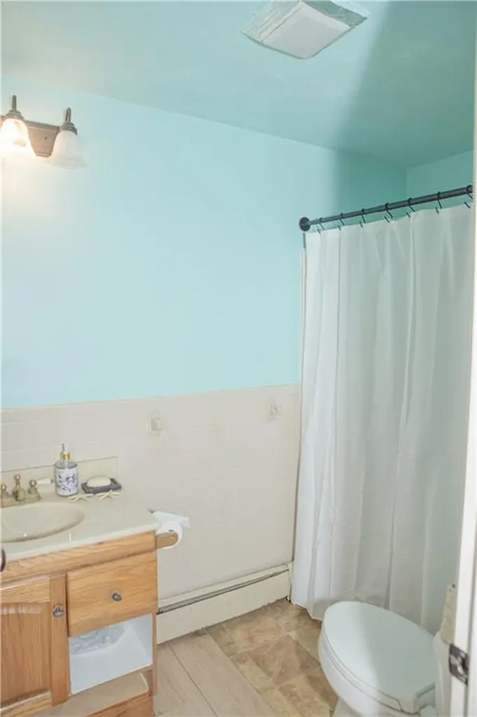 48 Natick Avenue Warwick RI 02886