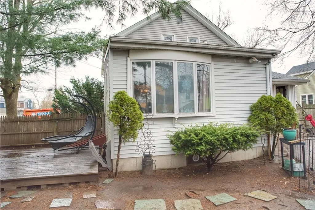 48 Natick Avenue Warwick RI 02886