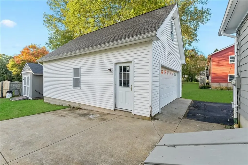 6 Doreen Drive Westerly RI 02891
