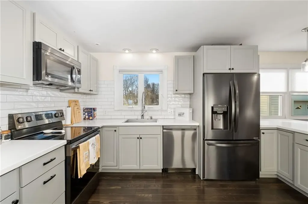 6 Doreen Drive Westerly RI 02891