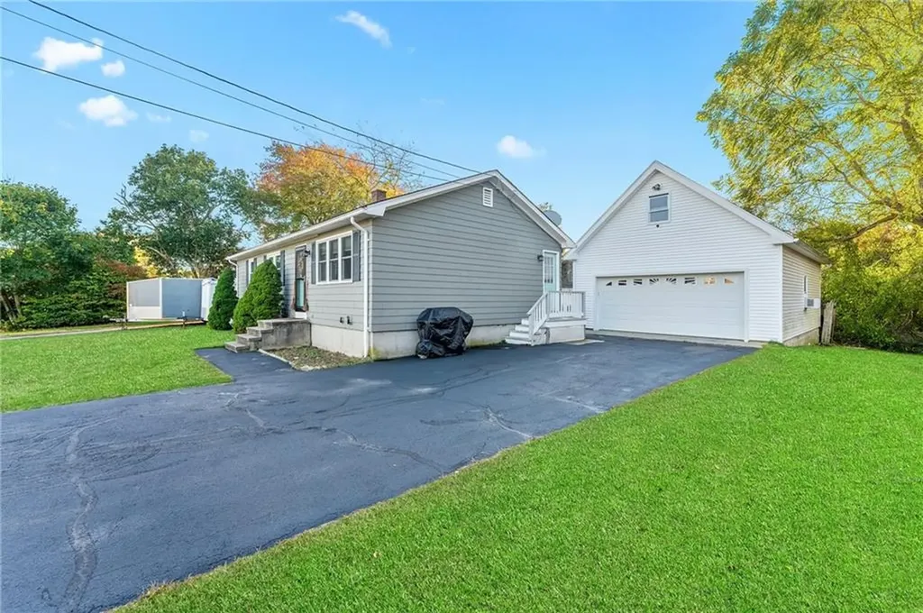 6 Doreen Drive Westerly RI 02891