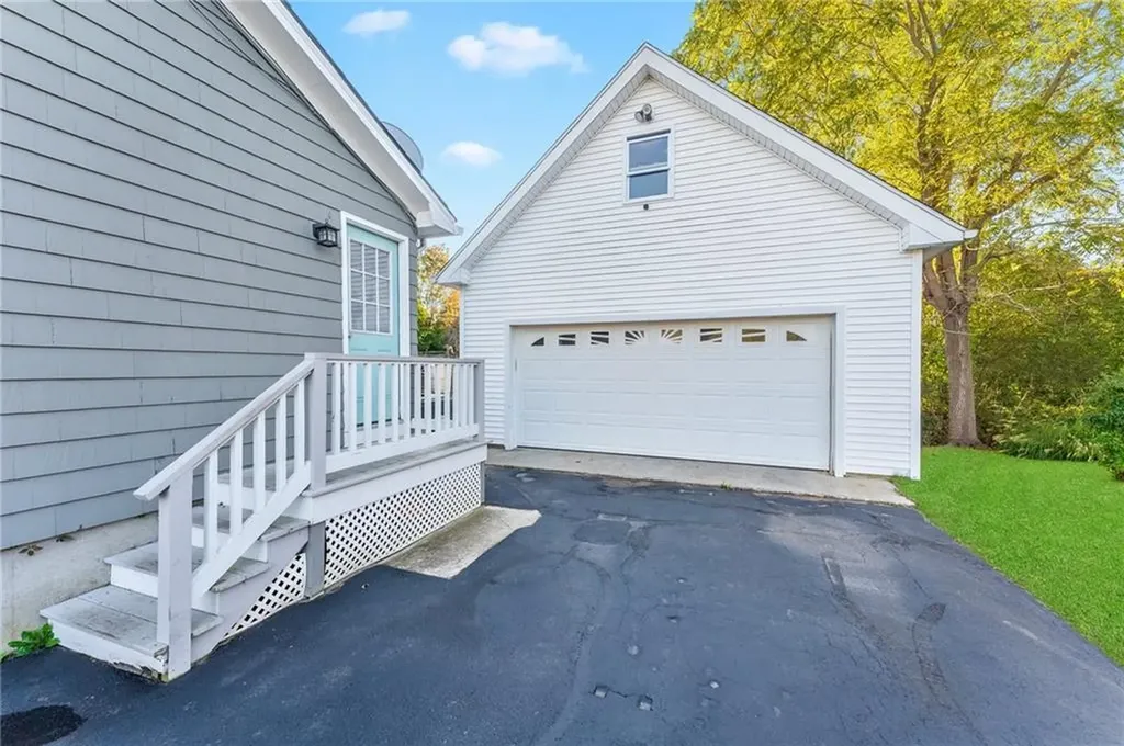 6 Doreen Drive Westerly RI 02891