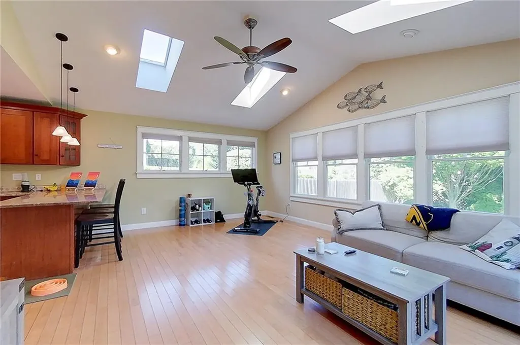 40 Holten Avenue Newport RI 02840