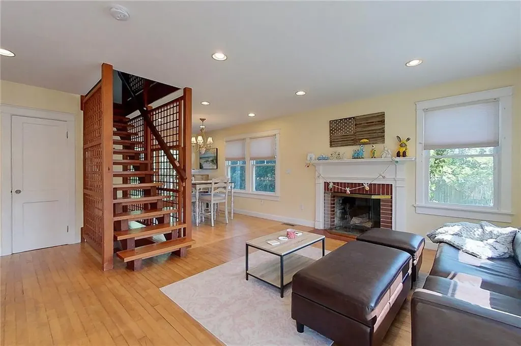 40 Holten Avenue Newport RI 02840
