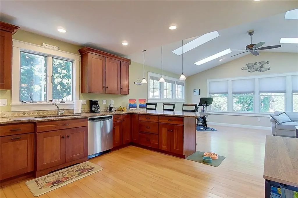 40 Holten Avenue Newport RI 02840