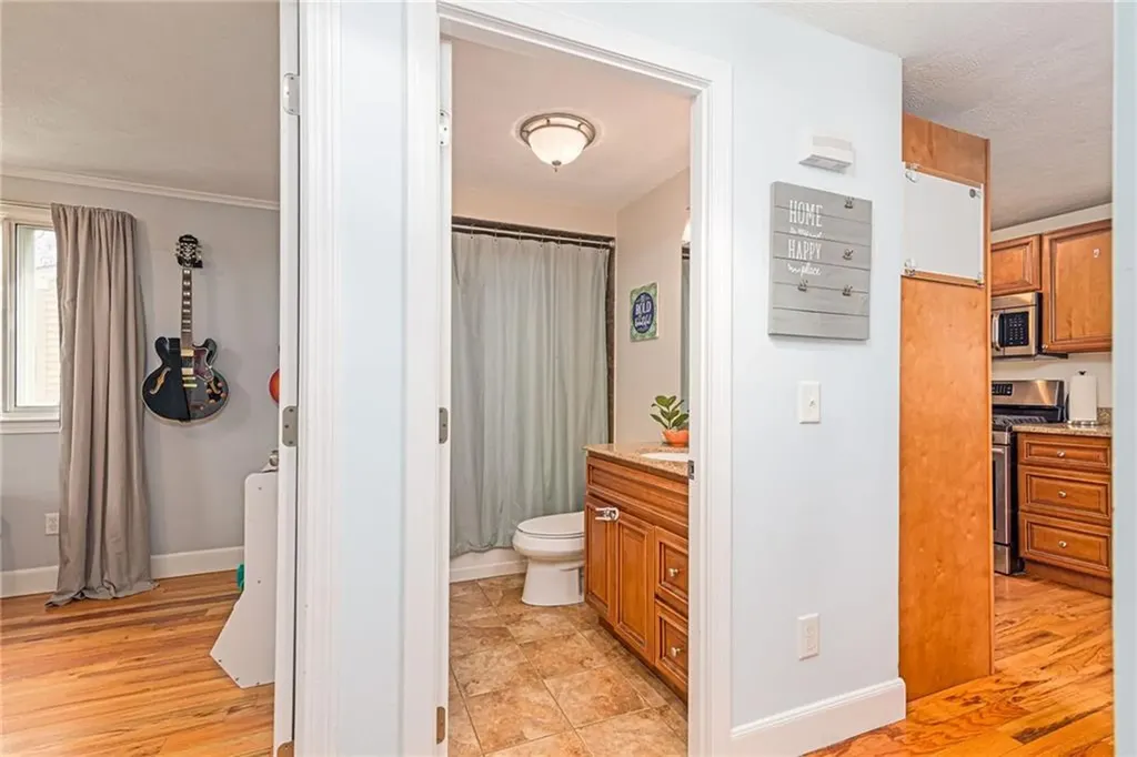 83 Michigan Avenue Warwick RI 02888