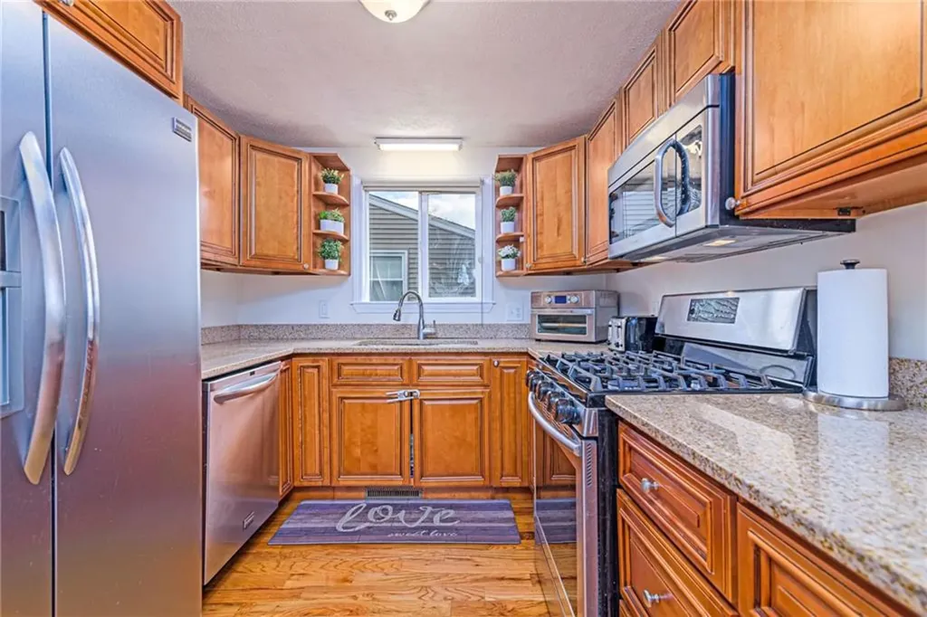 83 Michigan Avenue Warwick RI 02888