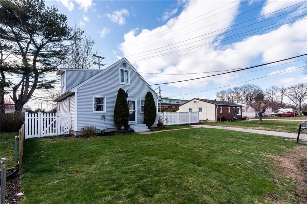 83 Michigan Avenue Warwick RI 02888