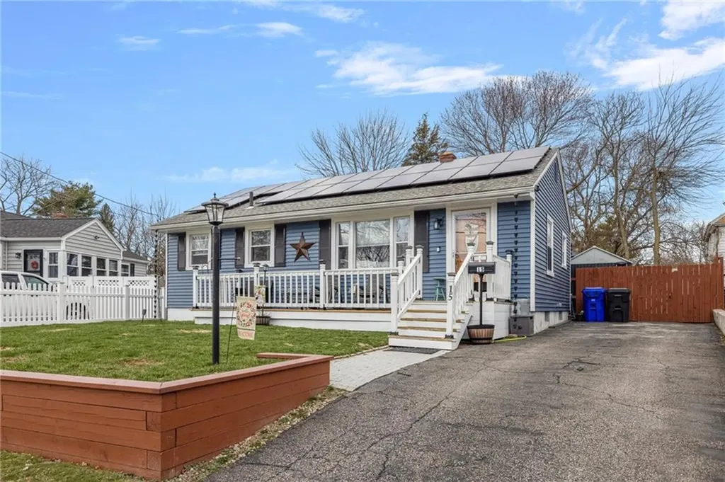 15 White Court North Providence RI 02911