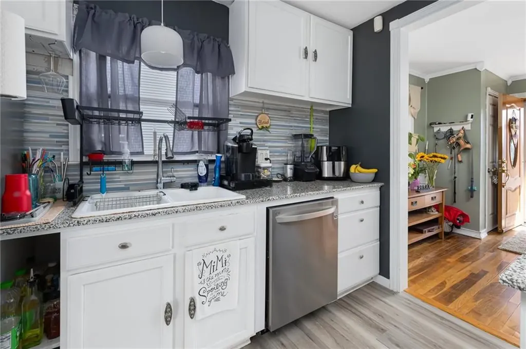 15 White Court North Providence RI 02911