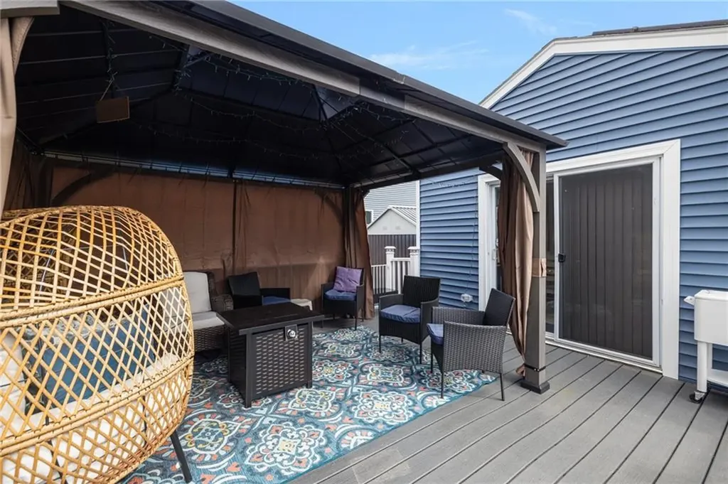 15 White Court North Providence RI 02911