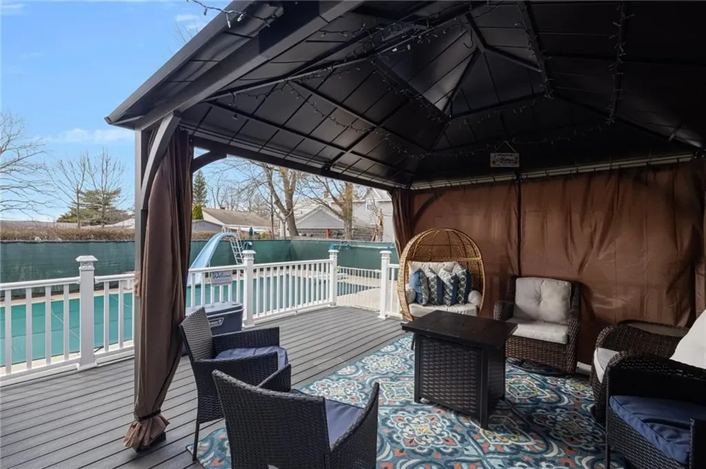 15 White Court North Providence RI 02911