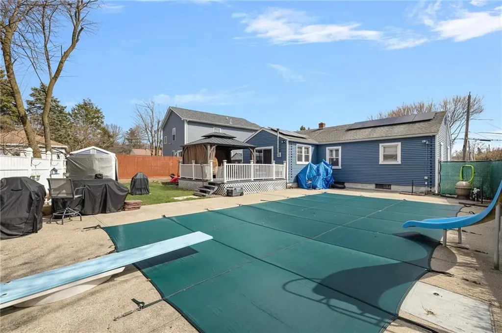 15 White Court North Providence RI 02911