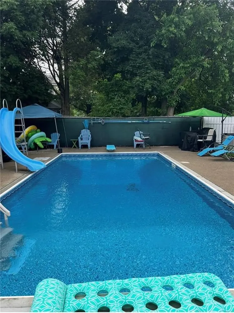 15 White Court North Providence RI 02911