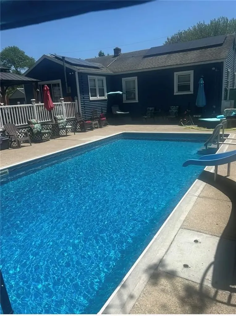 15 White Court North Providence RI 02911