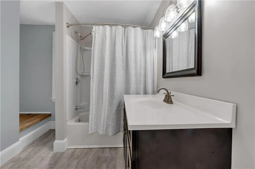 2489 Pawtucket Avenue East Providence RI 02914